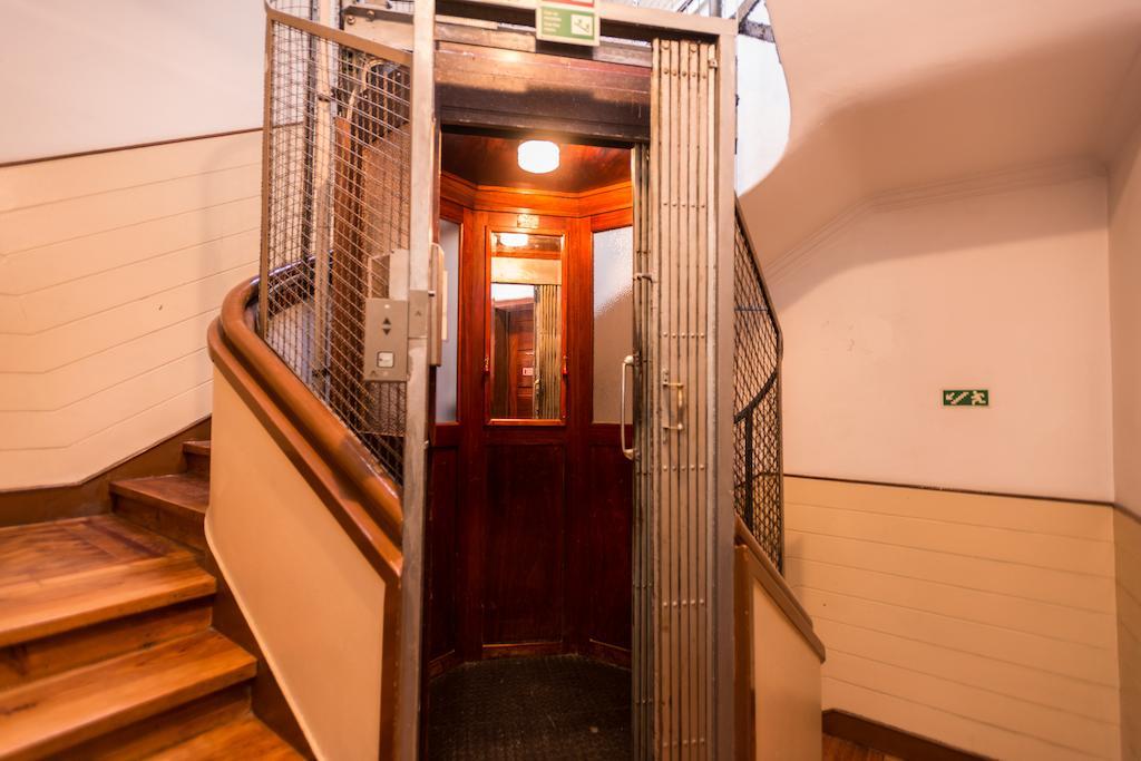 Apartamentos Lux Dinastia Lisbon Exterior photo